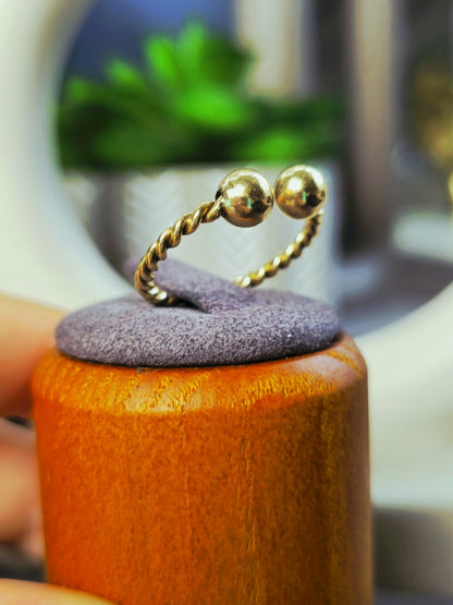 9ct Yellow Gold Split Ball Ends Ring Twisted Shank Size N-Q Adjustable Size 375