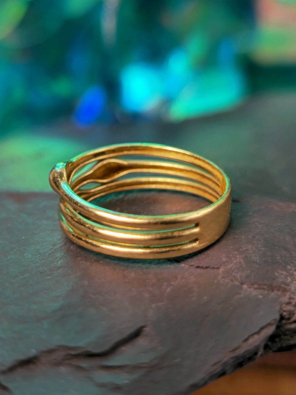 (585) 14ct Yellow Gold Ring Three Raw Band size: P Dress Plain Ring Hallmaked