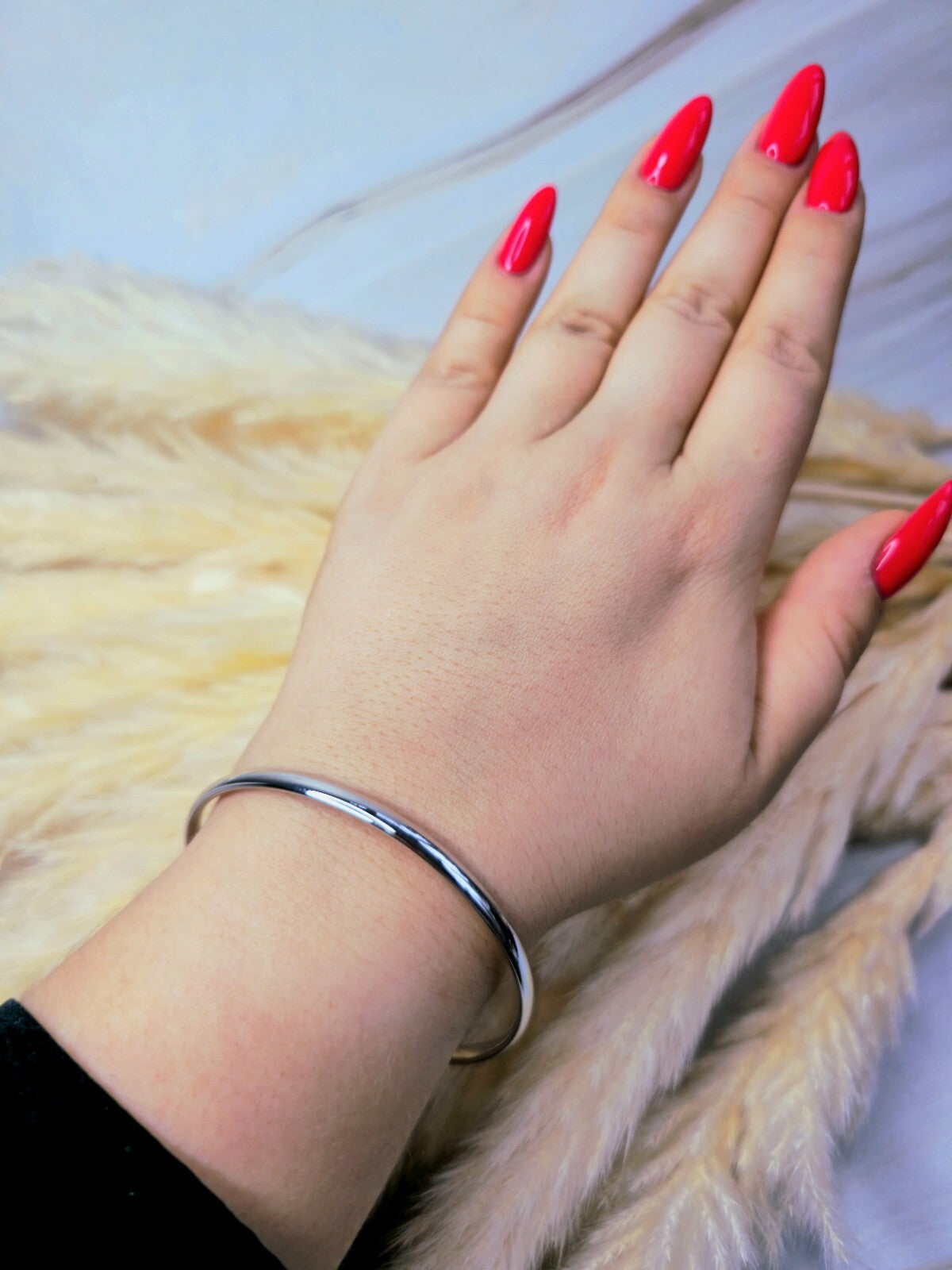 New 9ct White Gold Round Bangle Stacking 375 BRACELET Lovely 4mm 70mm diameter