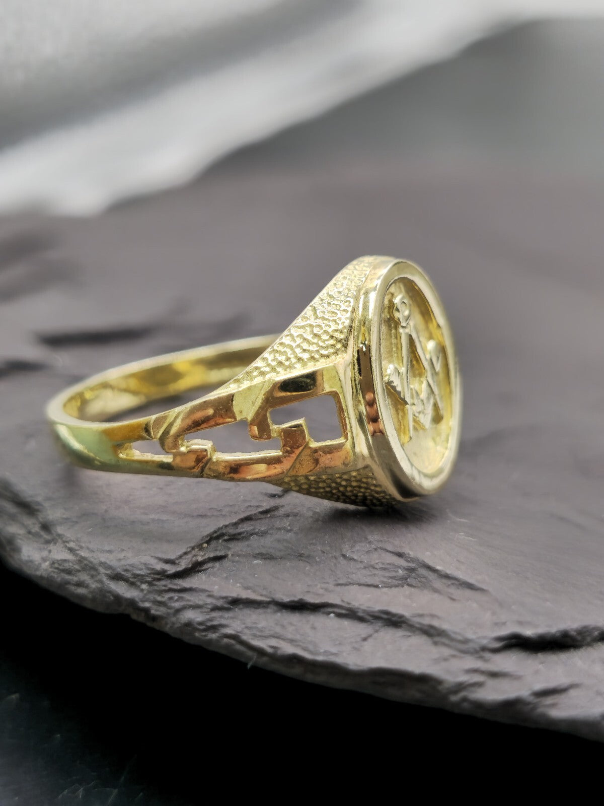 New Solid 9ct Yellow Gold Masonic Ring Masonic Signet size U Oval Shape 15mm
