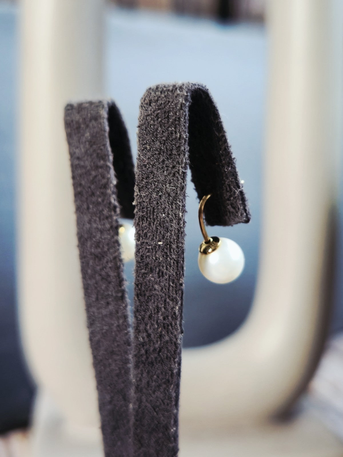 8ct (333) Yellow Gold Pearl Earrings with Cubic Zirconia and Push Clasp Elegant