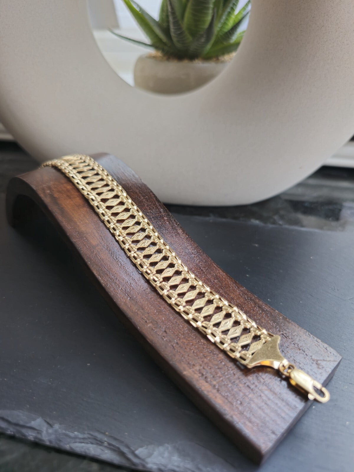 Lovely 9ct solid yellow gold bracelet wide cuff 18mm decorativ vintage 19cm long