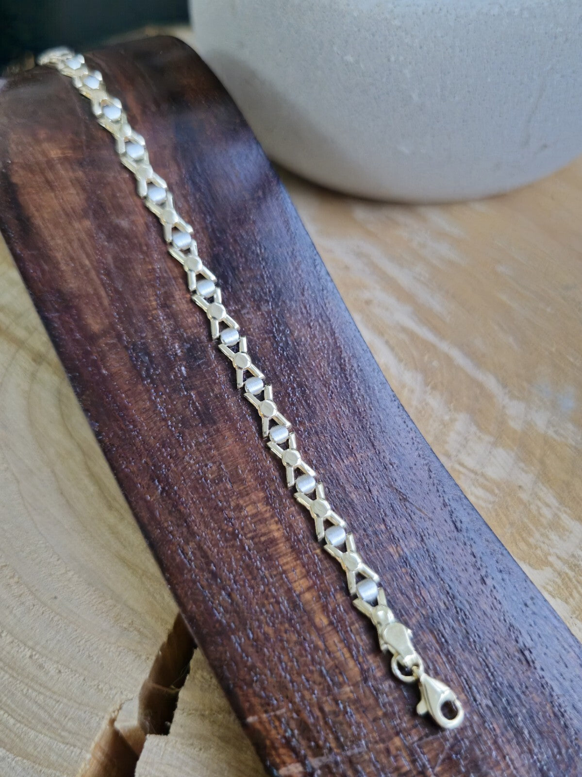 New Solid 9ct Yellow/White Gold Fancy BRACELET 7.5inch Hallmarked X design