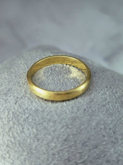 14ct Yellow gold 2.5mm Flat-flat Chamfered Edges Matt Wedding Ring M+ Band