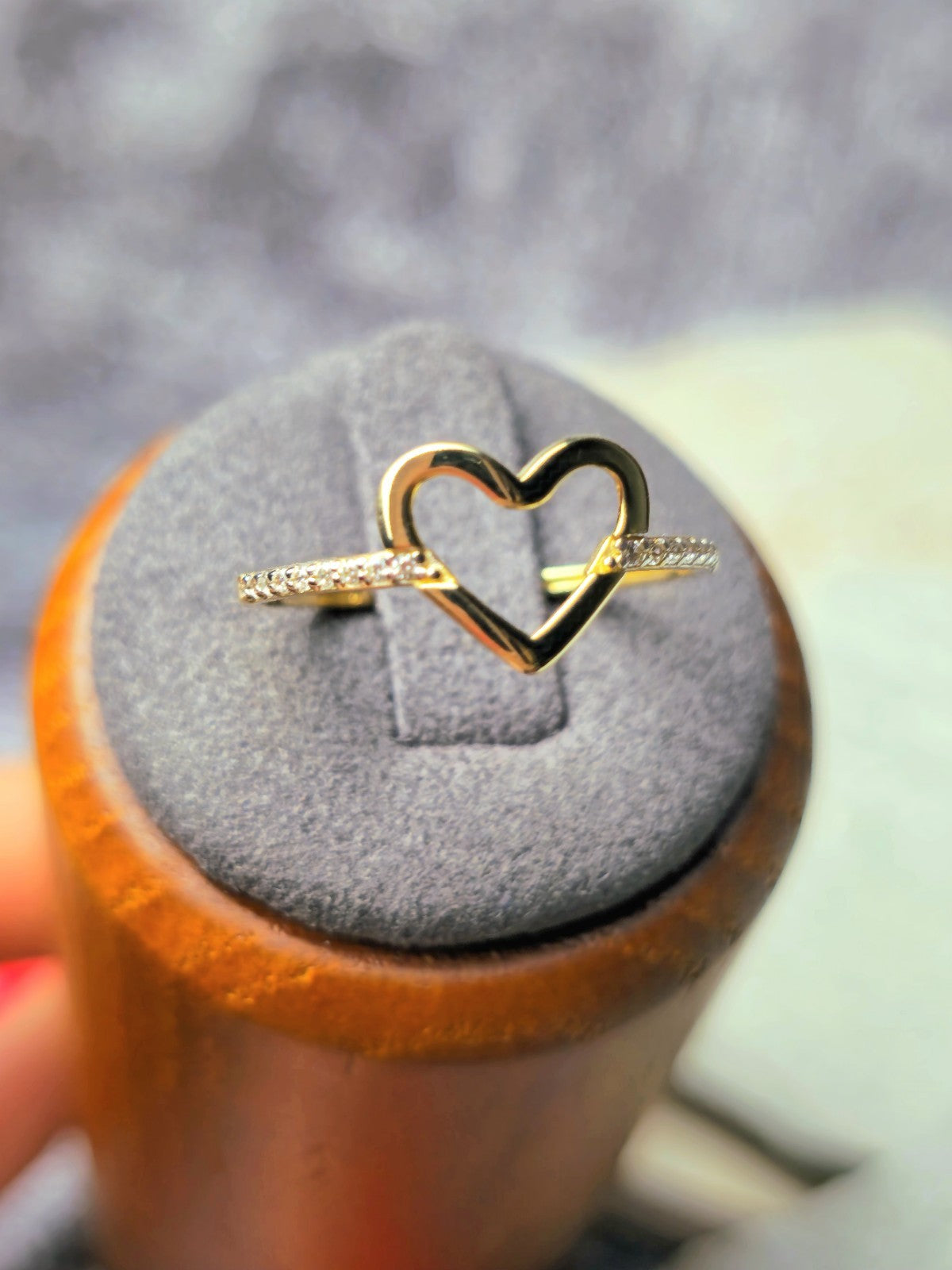 New 9ct Yellow Gold Open Heart Shape Ring with C/Z Half Eternity SIZE: P