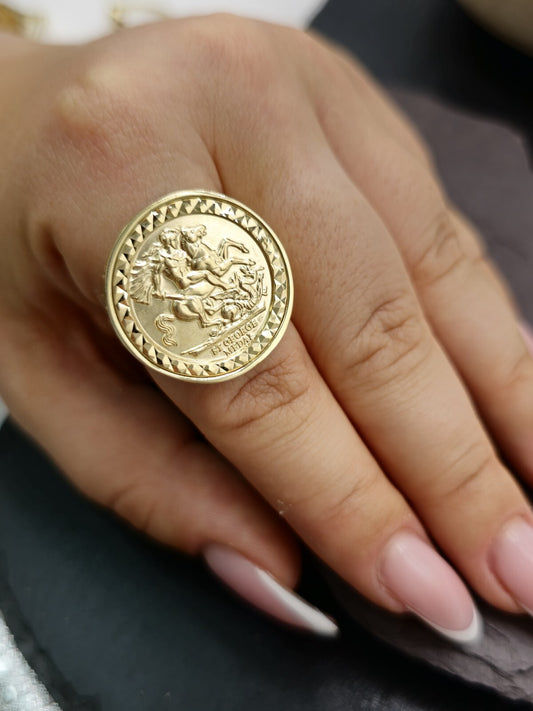 New Solid 9ct Yellow Gold Signet Full Sovereign Coin Ring size V Hallmakerd 24mm
