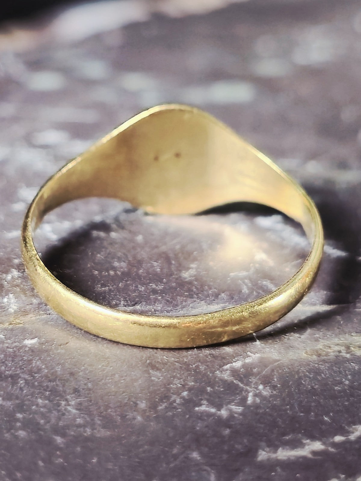 Solid 18ct Yellow Gold Signet Ring size: L Oval Shape Cross Pinky Finger Ring