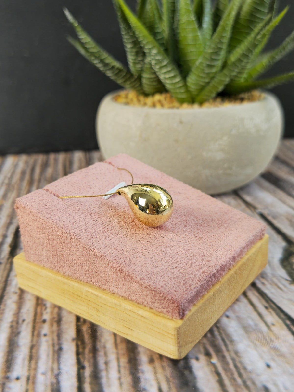 New 9k Yellow Gold Pendant Bottega Fashion Popped Teardrop with Hole Pear Shape