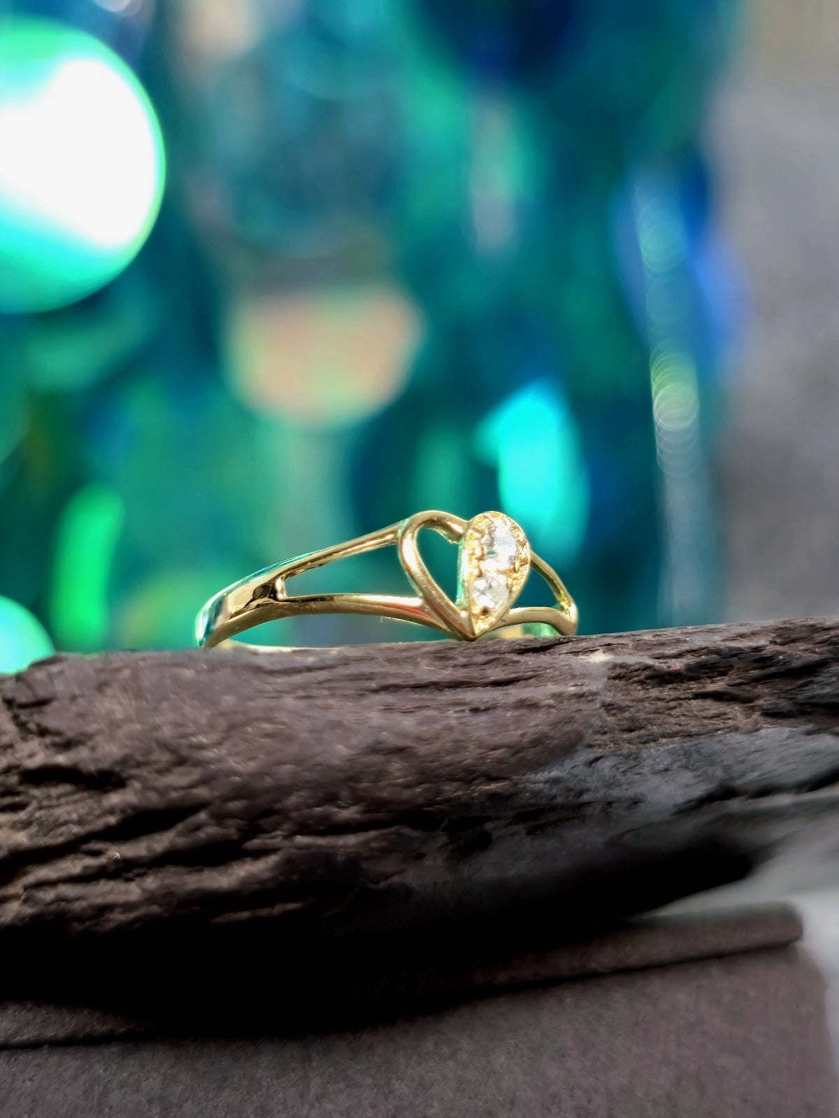 9ct Yellow Gold Heart shape Ring With Diamonds Size N Hallmarked See Through