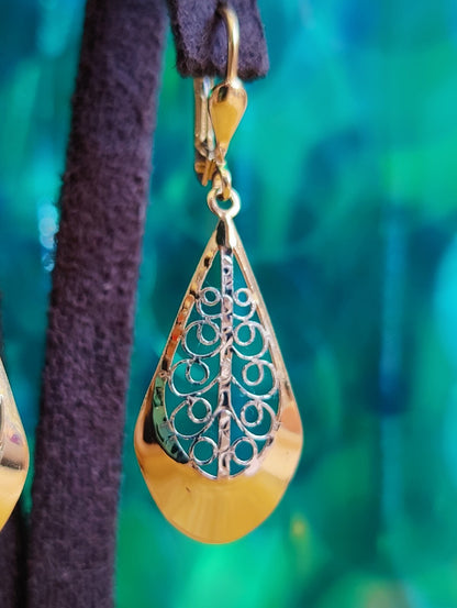 New Solid Drop Dangly Earrings 9ct Yellow Gold Leverback Hallmarked Leaf Pattern