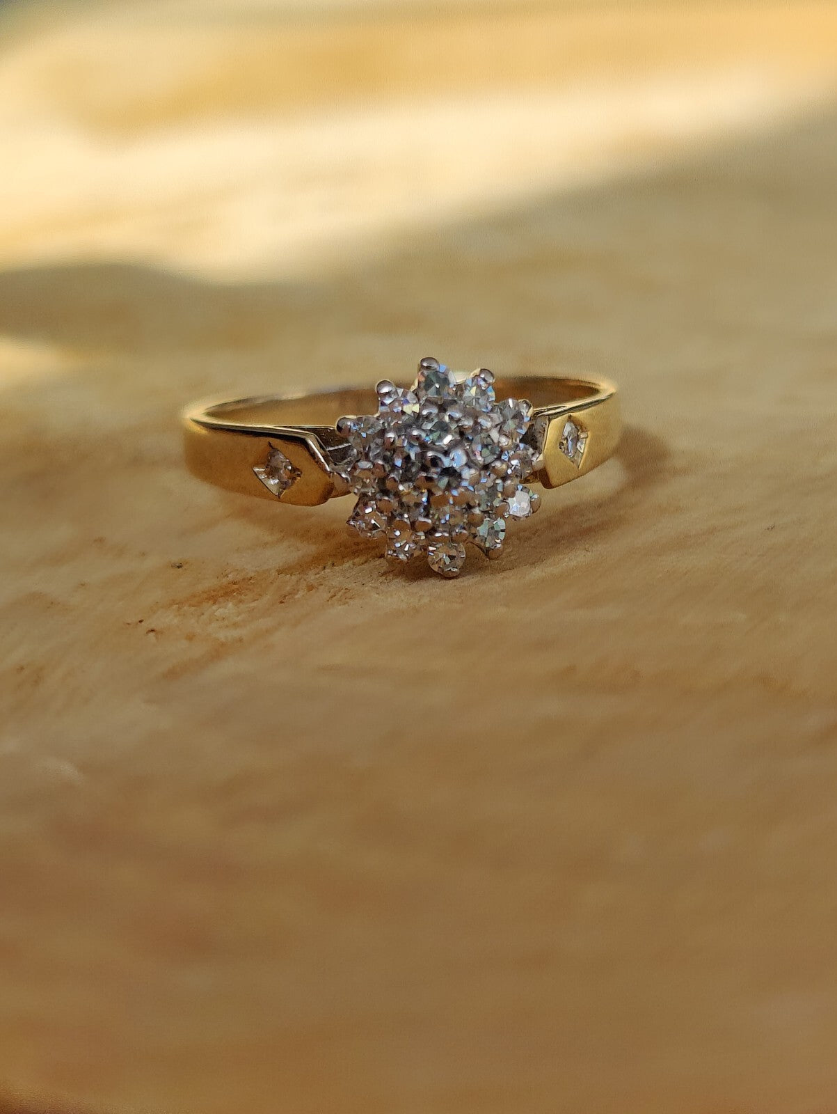 Solid 9ct Yellow Gold Ladies Diamond Cluster Ring Size M+ 375 Hallmarked 