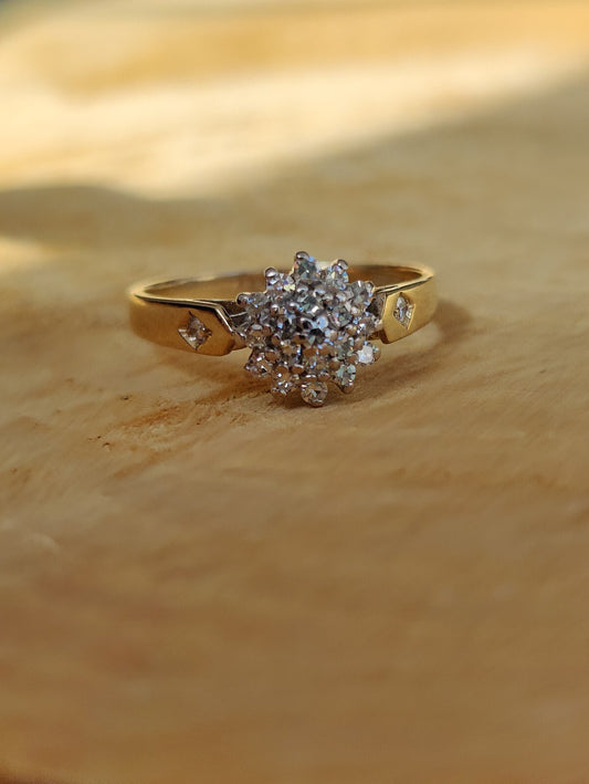 Solid 9ct Yellow Gold Ladies Diamond Cluster Ring Size M+ 375 Hallmarked 