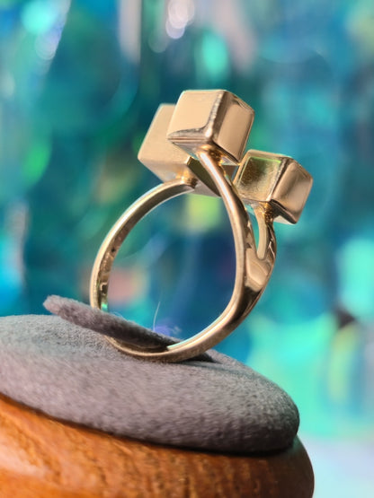 14ct Yellow Gold Ring Three Cubes Boxes size: O+ Dress Fashion Ring Hallmaked