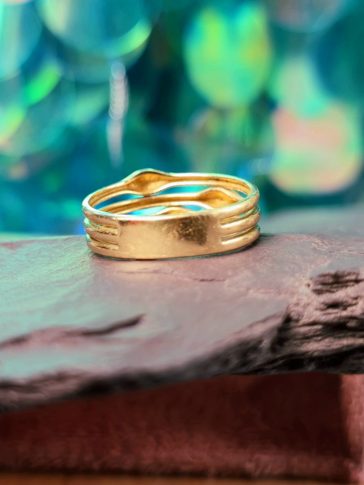 (585) 14ct Yellow Gold Ring Three Raw Band size: P Dress Plain Ring Hallmaked