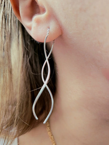 New 9ct White Gold Twist Drop Earrings DOUBLE Squiggle Pull Through Wavy Moving