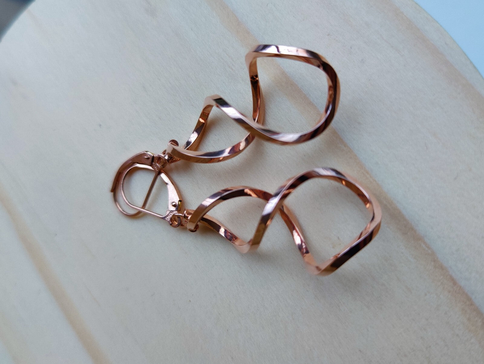 Solid 9ct Rose Gold  Twist Drop Earrings Leverback Clasp Hallmarked 375 Lovely