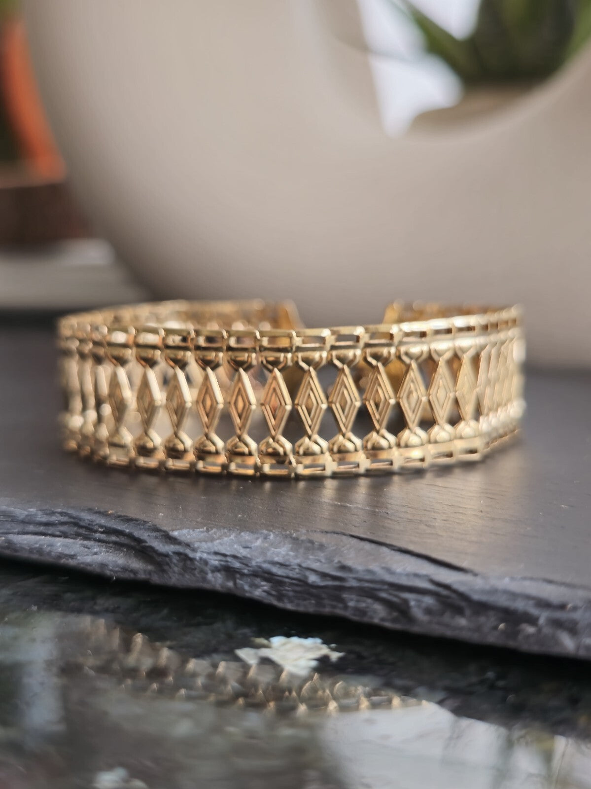 Lovely 9ct solid yellow gold bracelet wide cuff 18mm decorativ vintage 19cm long
