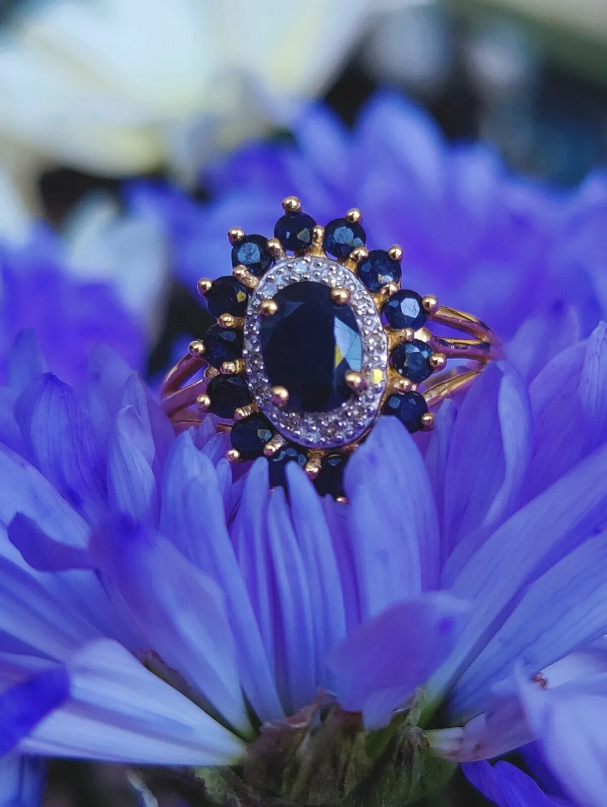 Amazing Stunning 9ct Yellow Gold Sapphire/Diamond Flower Ring Cocktail size S+