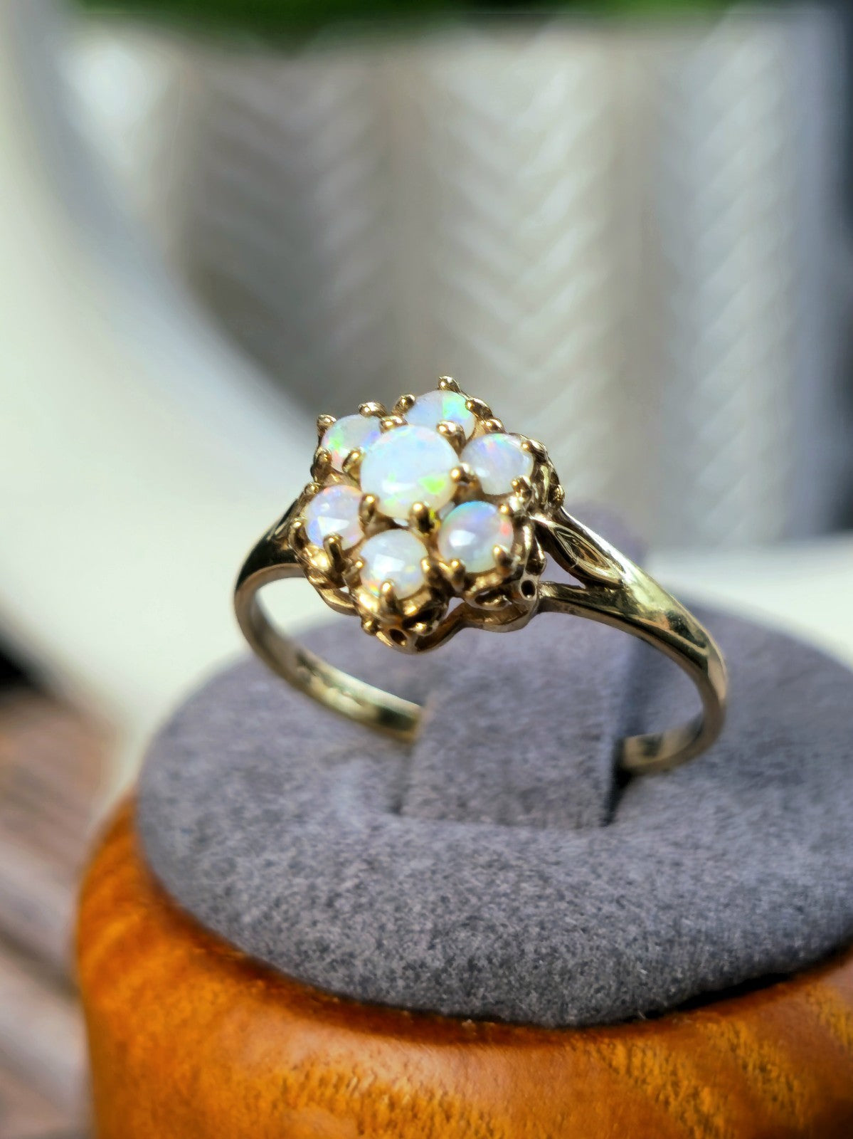 Lovely 9ct Yellow Gold Flower Opal Ring Cluster Prong Set Size N Hallmarked