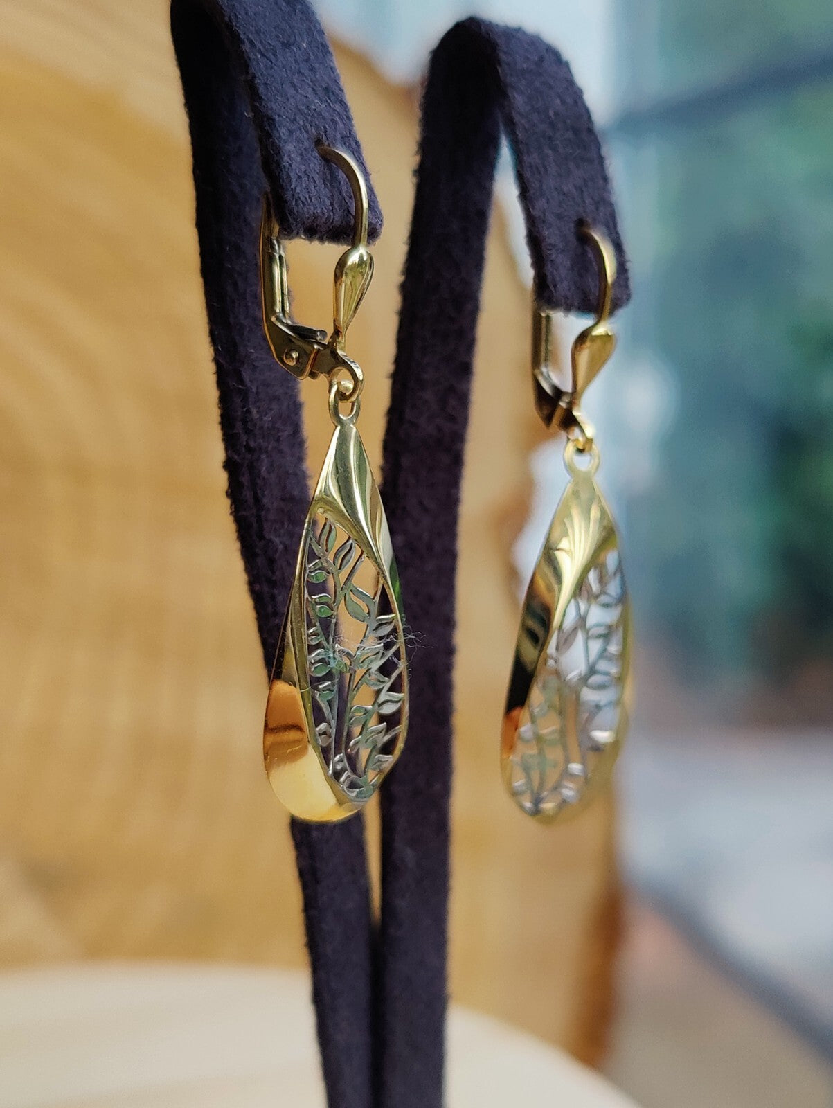 Solid Drop Dangly Earrings 9ct Yellow Gold Leverback Hallmarked Tree Pattern