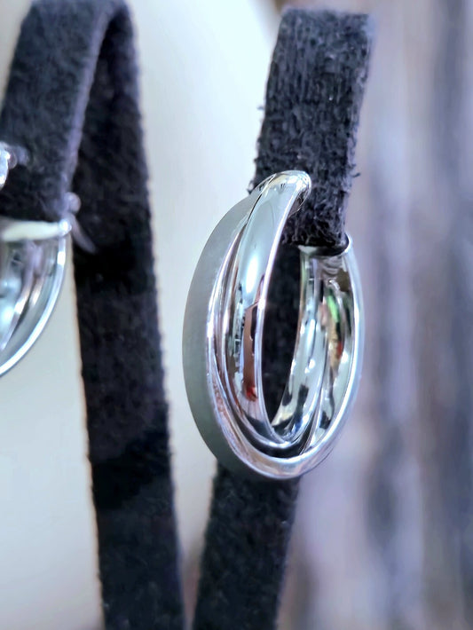 9ct Solid White Gold Crossed Hoop Earrings 26mm Twist Hoops Matt/Shiny Hinge