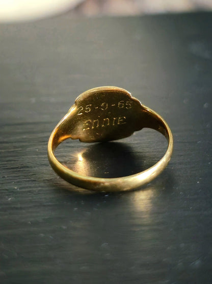 Vintage 9ct Yellow Gold Signet Ring size: M+ Square 2.20grams