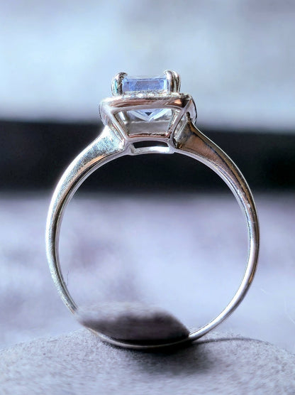 Stunning 9ct White Gold Aquamarine Diamond Halo Dress Ring Cocktail size P