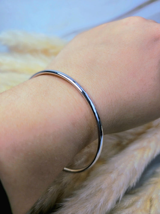 New 9ct White Gold Round Bangle Stacking 375 BRACELET Lovely 4mm 70mm diameter