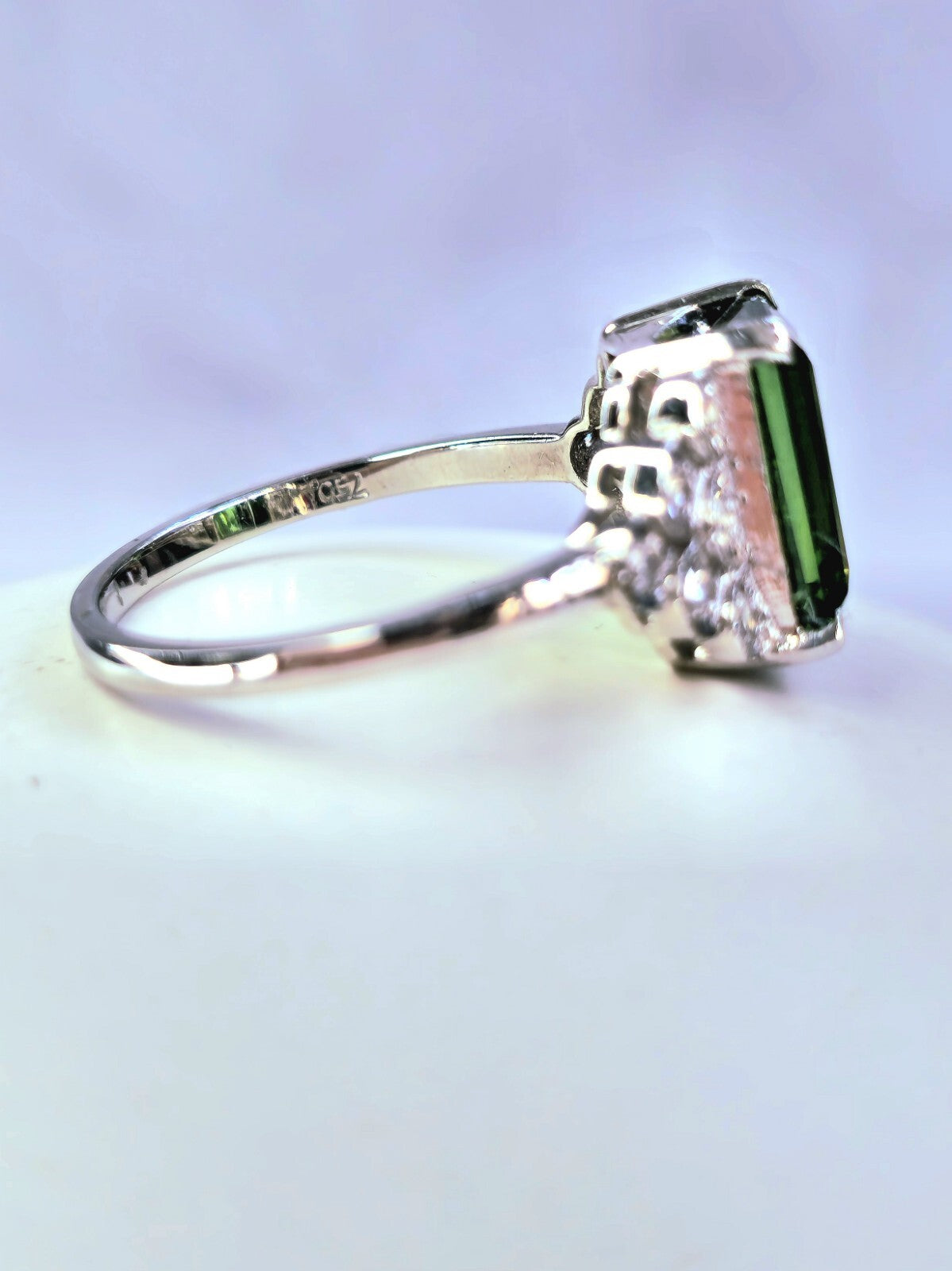 Stunning 18ct White Gold Tourmaline/Diamond Dress Ring Cocktail size R Hallmark