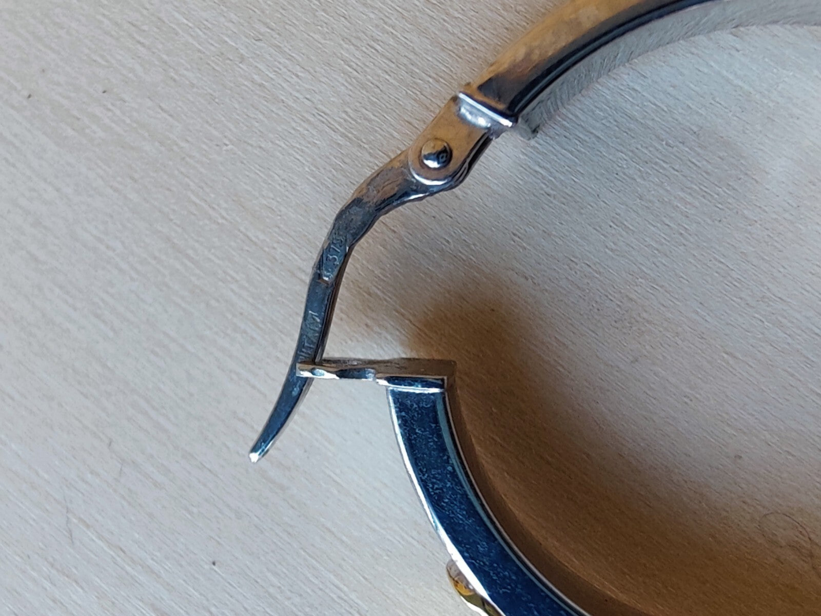 NEW Small Gold Hoop Earrings 9ct White Gold 20mm Hallmarked Hoops Screw Love ly