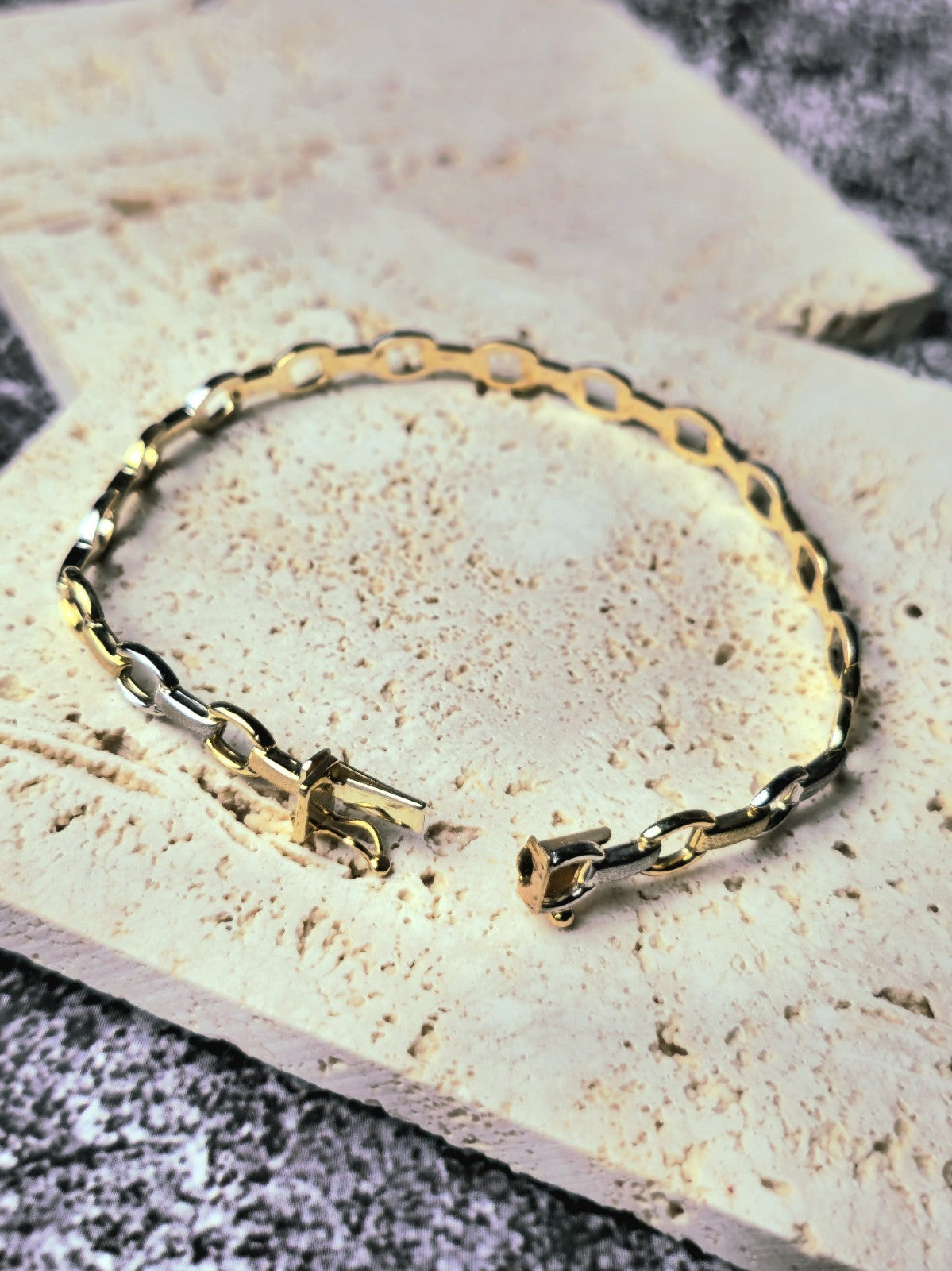 New 9ct Yellow/White Circles Link Gold Bracelet Hallmarked 7.5'' long