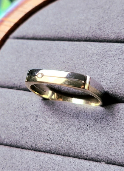 Solid 14ct Yellow/White Gold Square Wedding Band Ring with Diamond size: V Flat
