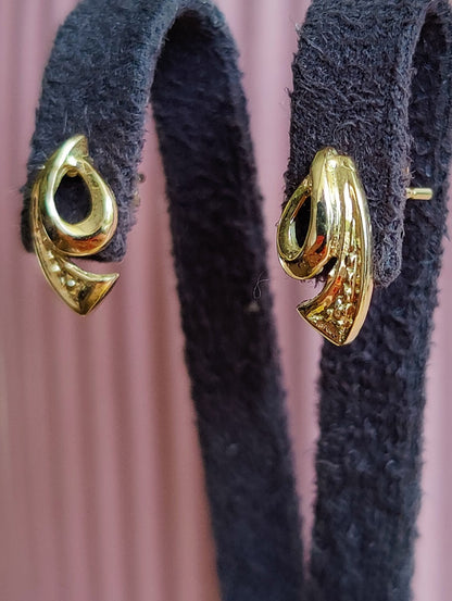 Solid 9ct Yellow Gold Knot Stud Earrings 1.4grams 