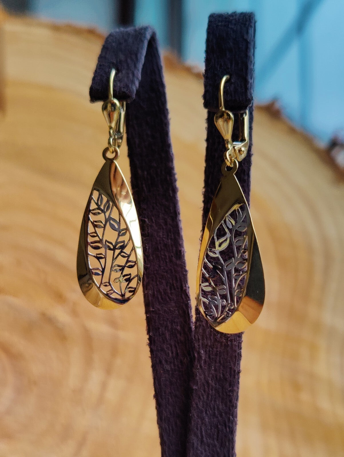 Solid Drop Dangly Earrings 9ct Yellow Gold Leverback Hallmarked Tree Pattern