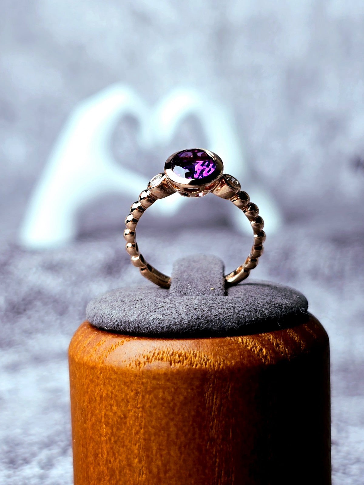 New 18ct Rose Gold Oval Amethyst and Diamonds Ring Cocktail Dress Bead Band