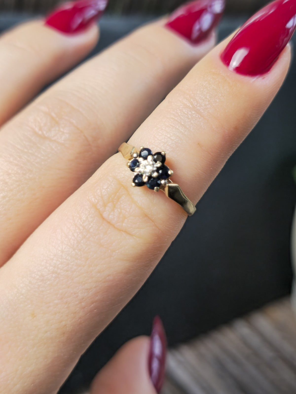 Stunning Cute 9ct Yellow Gold Sapphire/Diamond Flower Ring  size L+ Hallmarked