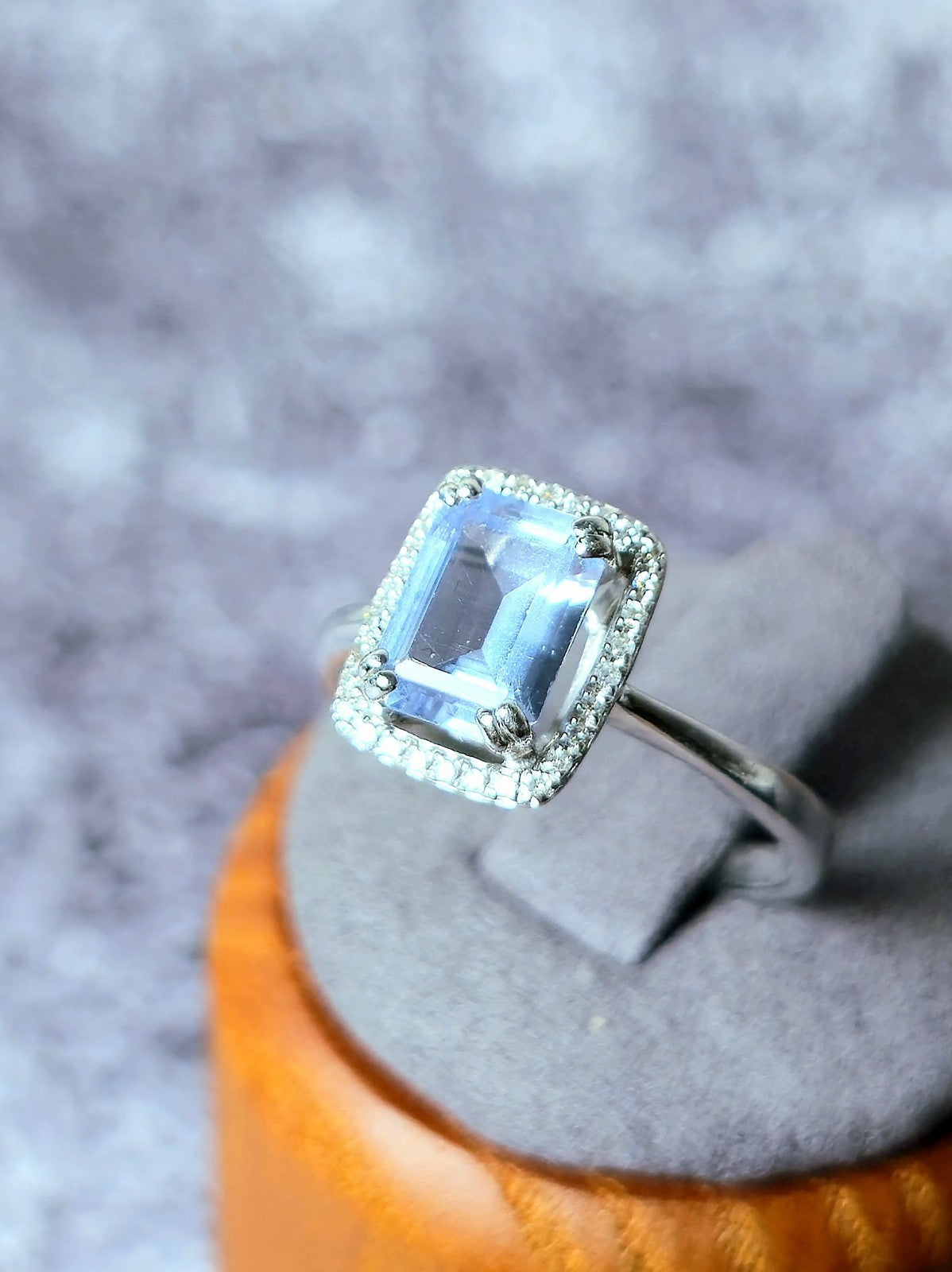 Stunning 9ct White Gold Aquamarine Diamond Halo Dress Ring Cocktail size P