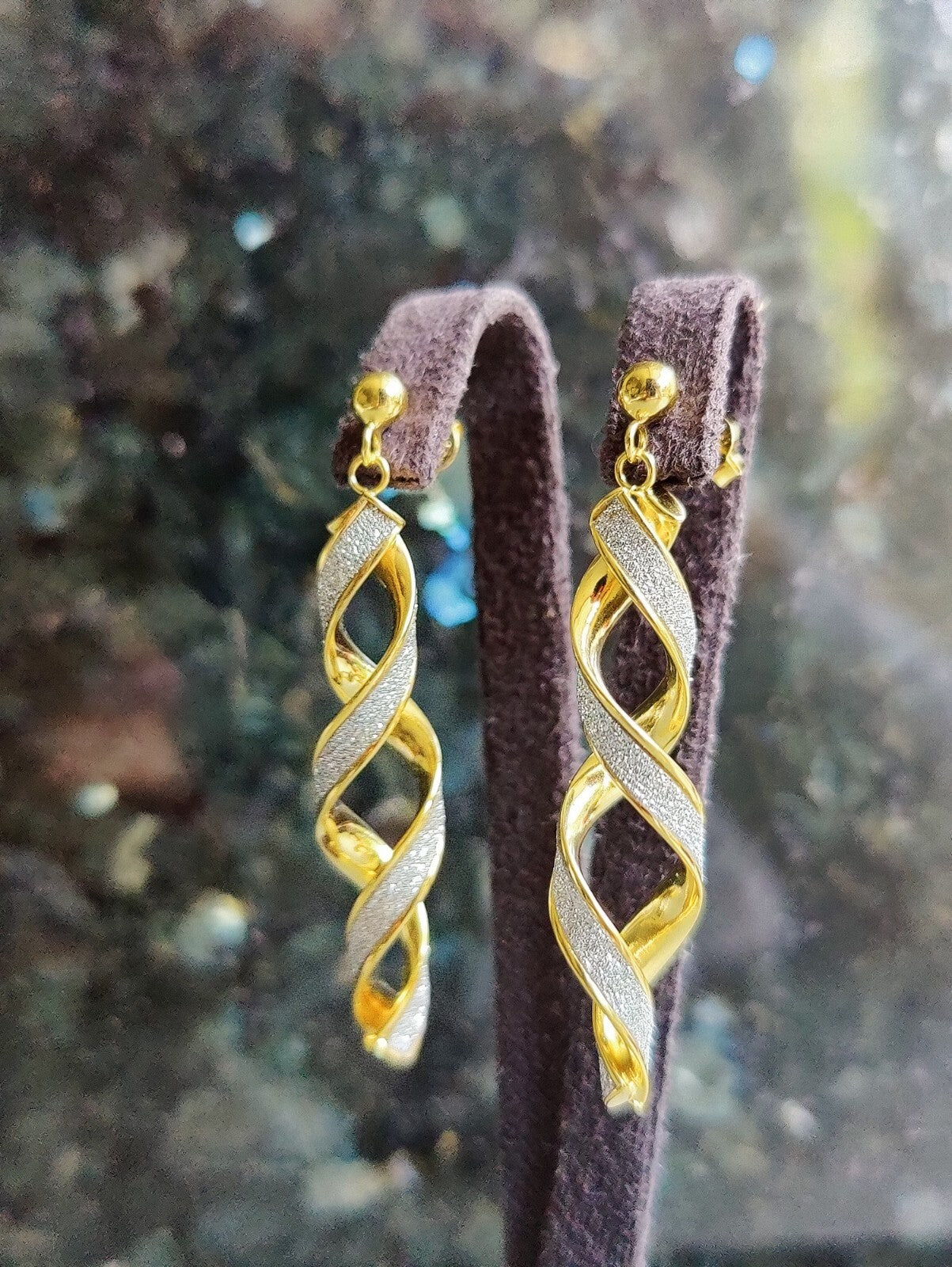 New Solid Yellow Gold 9 Carat White Glitter Moondust Twist Earrings Studs Dangly