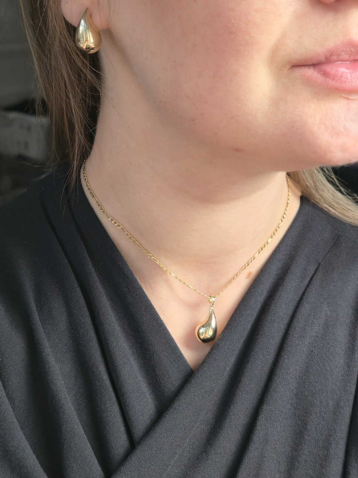 New 9k Yellow Gold Pendant Bottega Fashion Popped Teardrop with Loop Pear Shape
