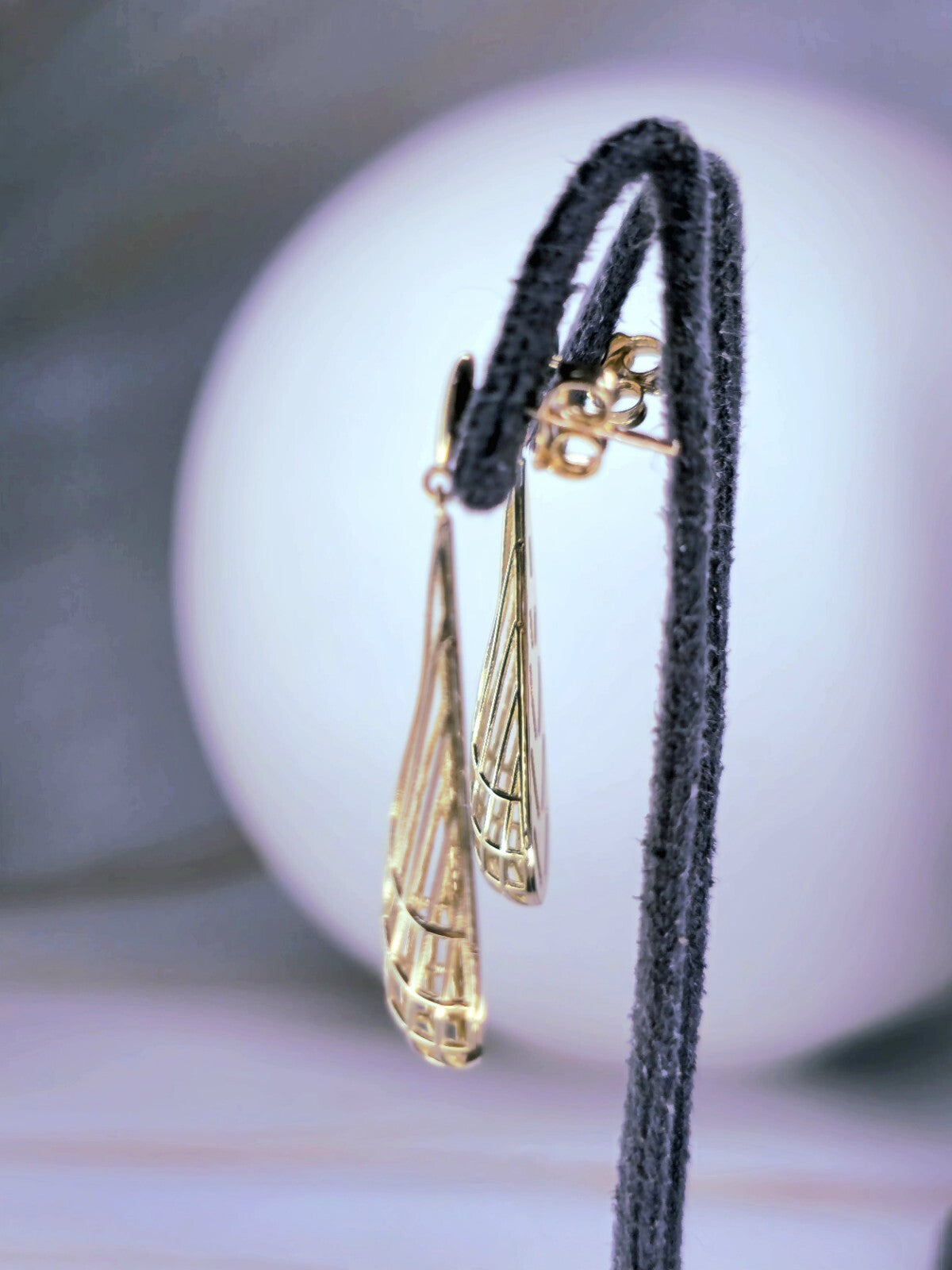 New Solid 9ct Yellow/White Gold Drop Earrings Butterfly Dangling 35mm 3D Pear