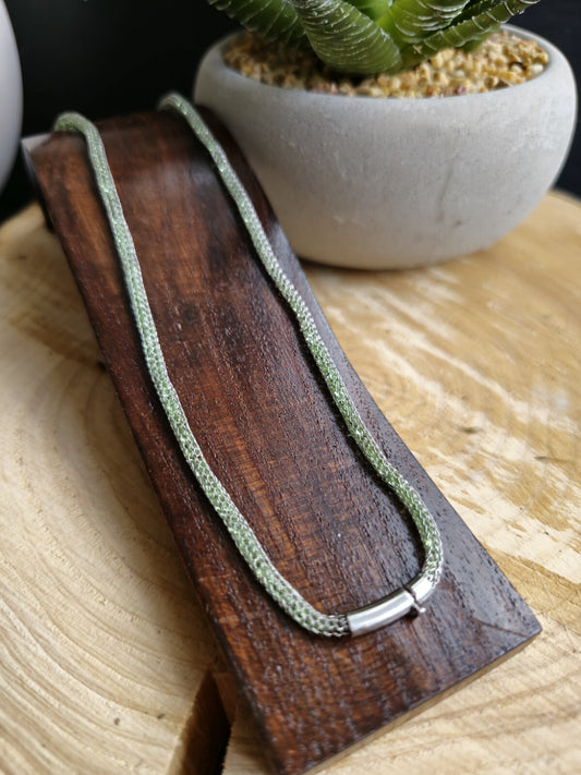 18k White Gold Mesh Choker Necklaces Filled with Green Crystals Stones Chain