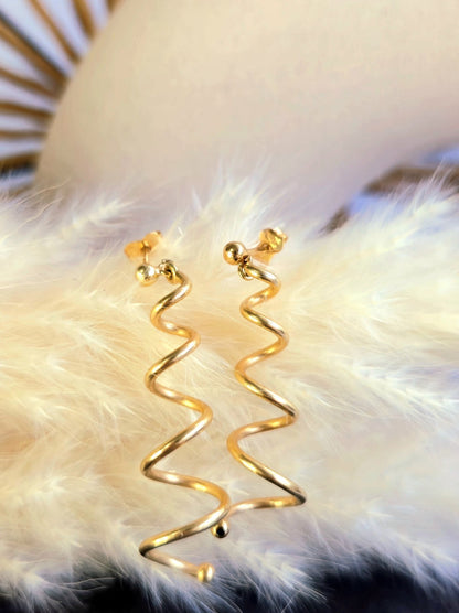 Lovely 9ct Yellow Gold Twist Earrings Dangling Coil Spring Stud Butterfly 40mm