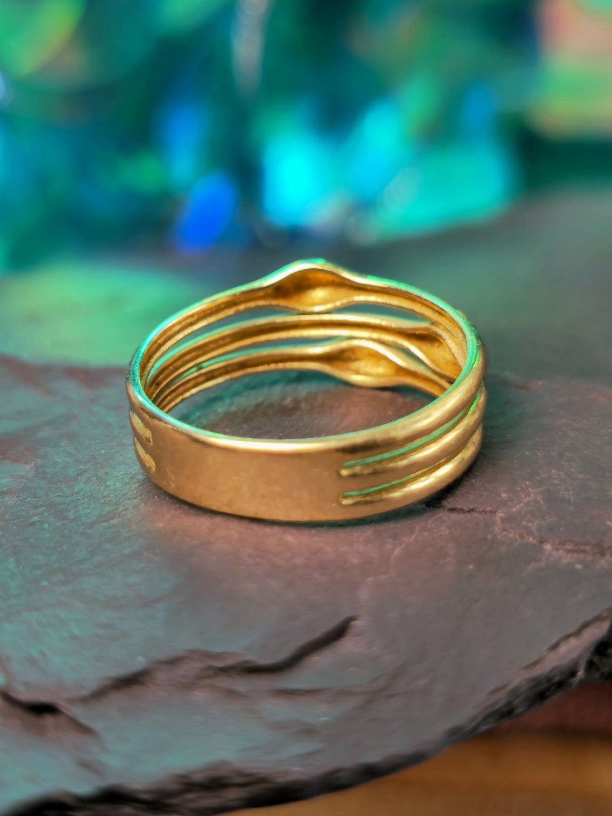 (585) 14ct Yellow Gold Ring Three Raw Band size: P Dress Plain Ring Hallmaked