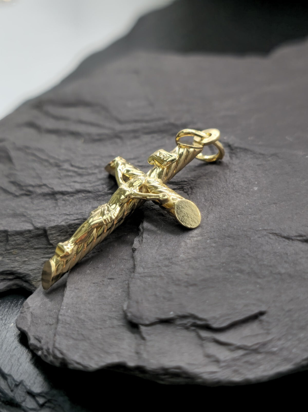 New Solid 9ct Yellow Gold Cross with Jesus Pendant 35mm x 20mm Hallmarked