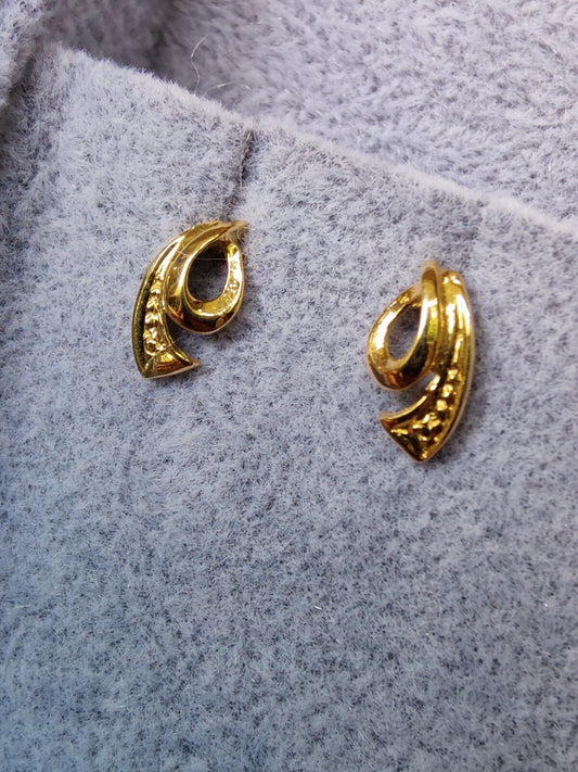 Solid 9ct Yellow Gold Knot Stud Earrings 1.4grams 