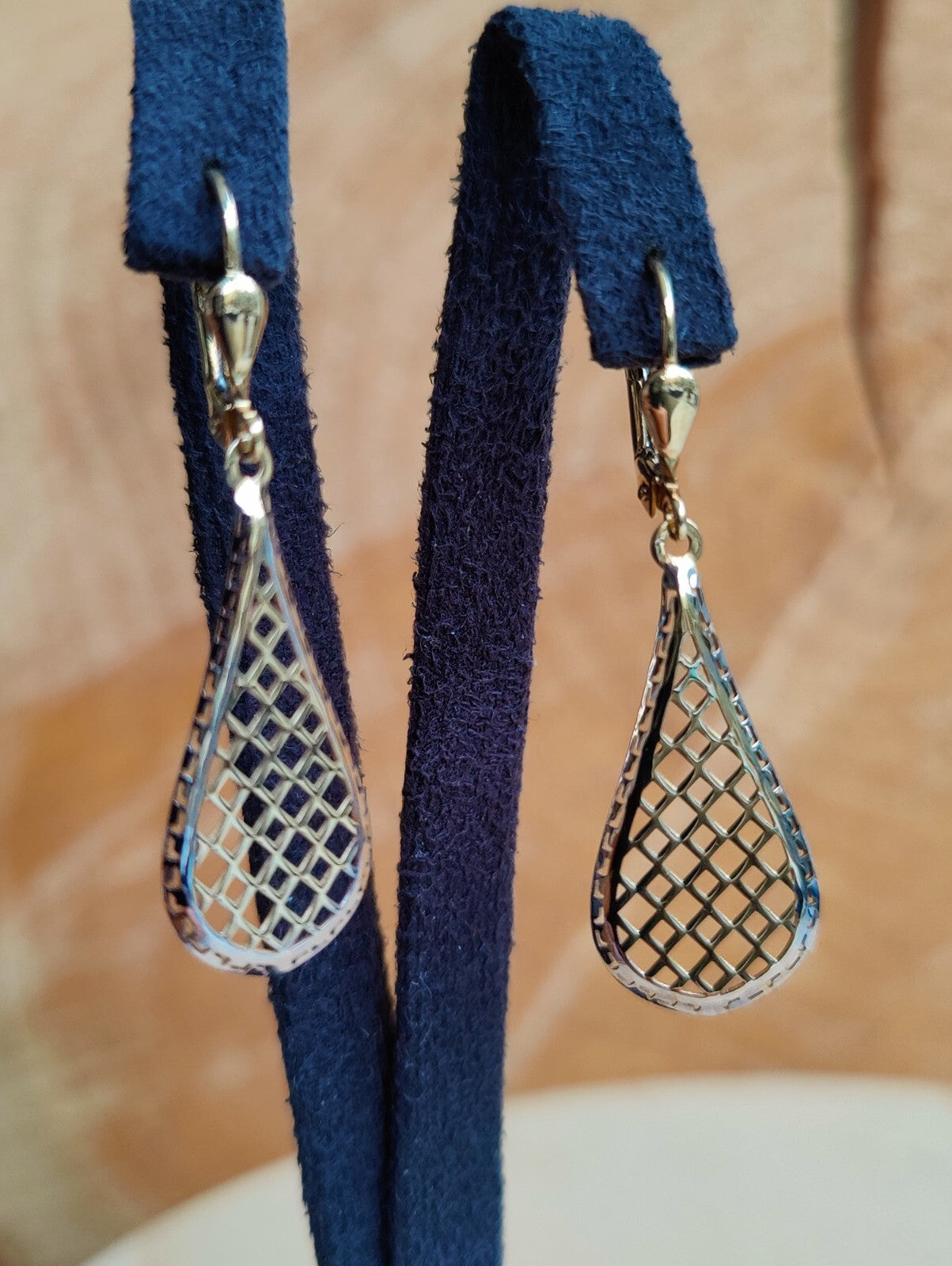 9ct Yellow Gold Drop Dangly Earrings Leverback Hallmarked Decorative Pattern 