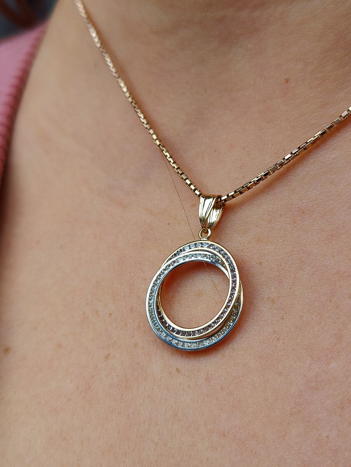 New Round Solid 9ct Yellow Gold Cubic Zirconia Pendant Double Twisted Circle CZ 