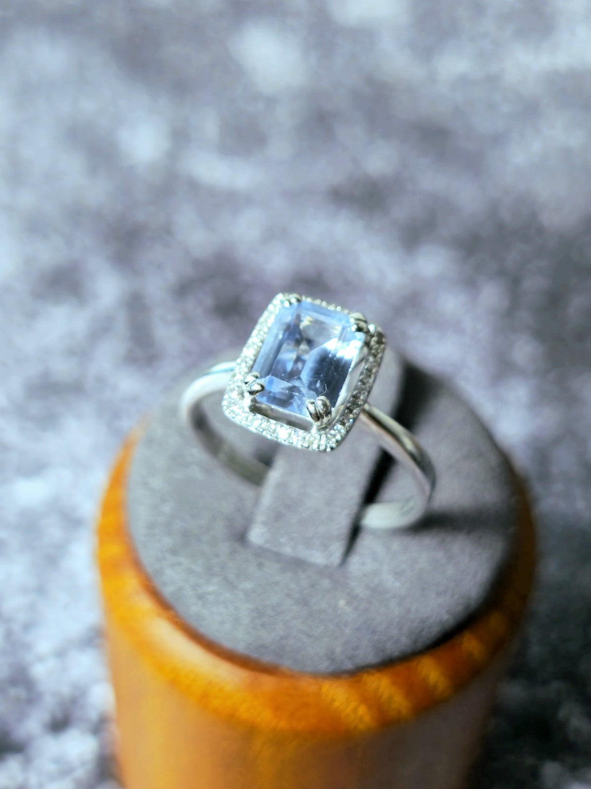 Stunning 9ct White Gold Aquamarine Diamond Halo Dress Ring Cocktail size P
