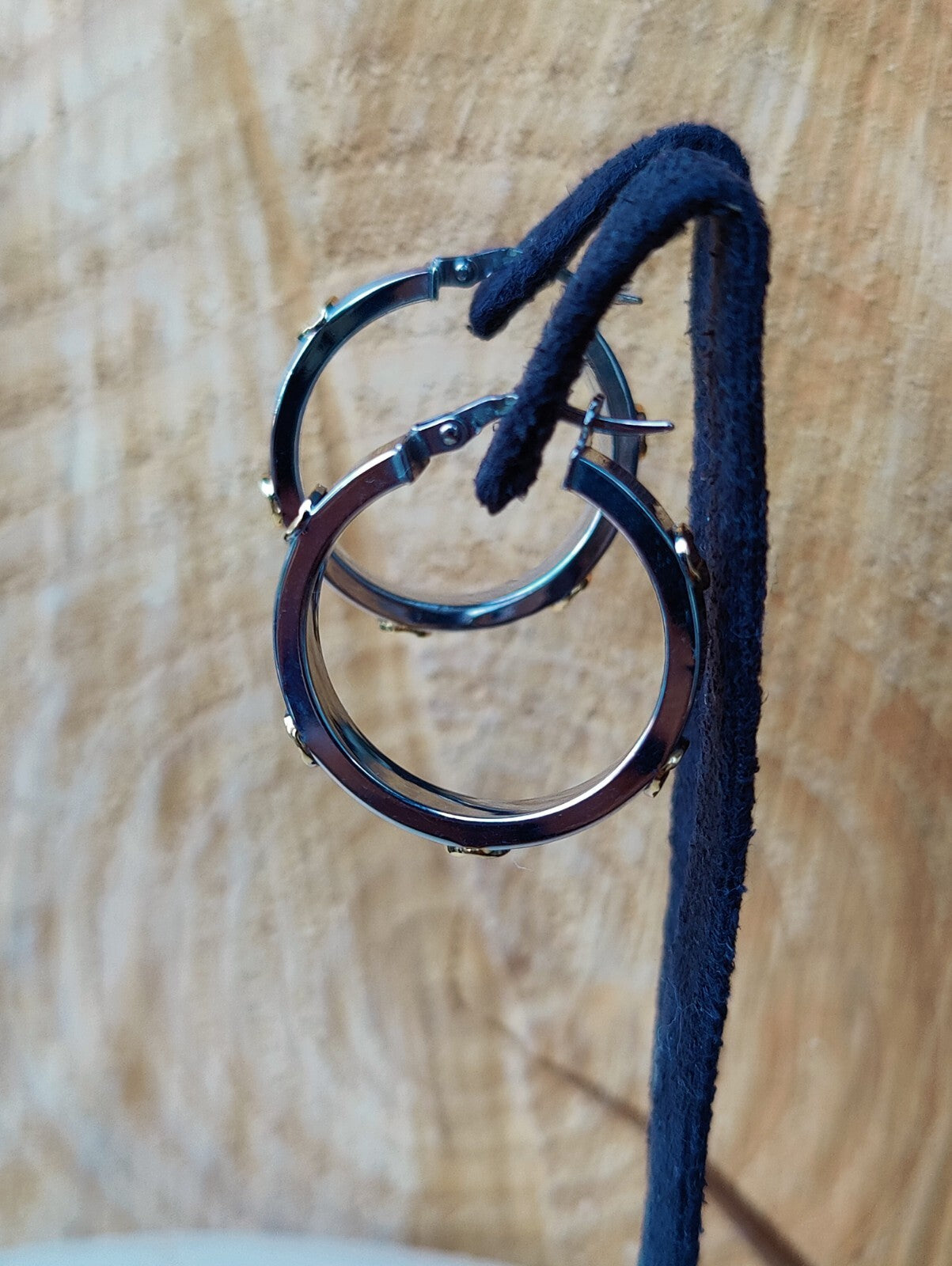 NEW Small Gold Hoop Earrings 9ct White Gold 20mm Hallmarked Hoops Screw Love ly