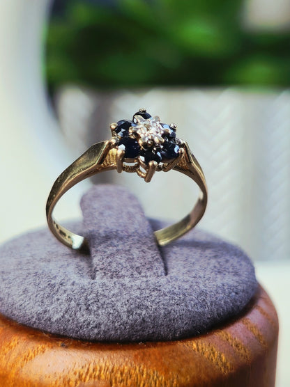 Stunning Cute 9ct Yellow Gold Sapphire/Diamond Flower Ring  size L+ Hallmarked